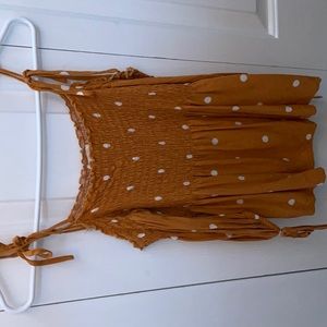 AEROPOSTAL YELLOW POLKA DOT CUT SHOULDER TOP